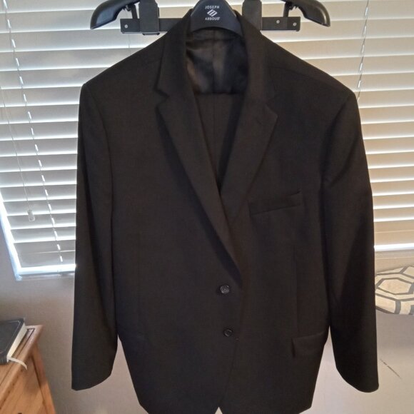 Joseph Abboud Black Suit - Picture 1 of 3